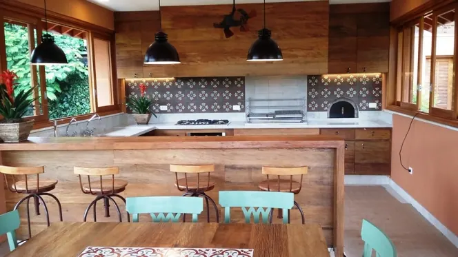 6 opções de móveis rústicos para cozinha